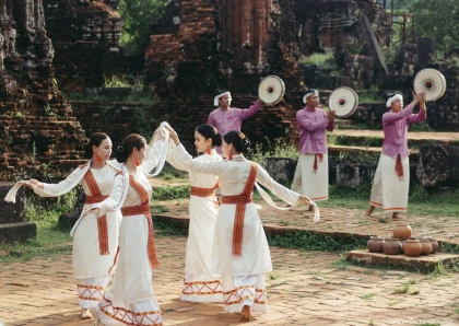 PRESERVING AND PROMOTING INTANGIBLE CULTURAL HERITAGE THROUGH ARTISTIC PROGRAMS AT THE MANAGEMENT BOARD OF MY SON WORLD CULTURAL HERITAGE