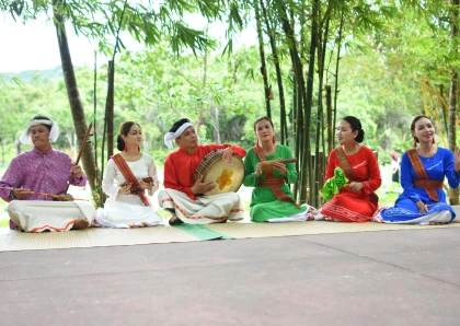 Cham folk music performance