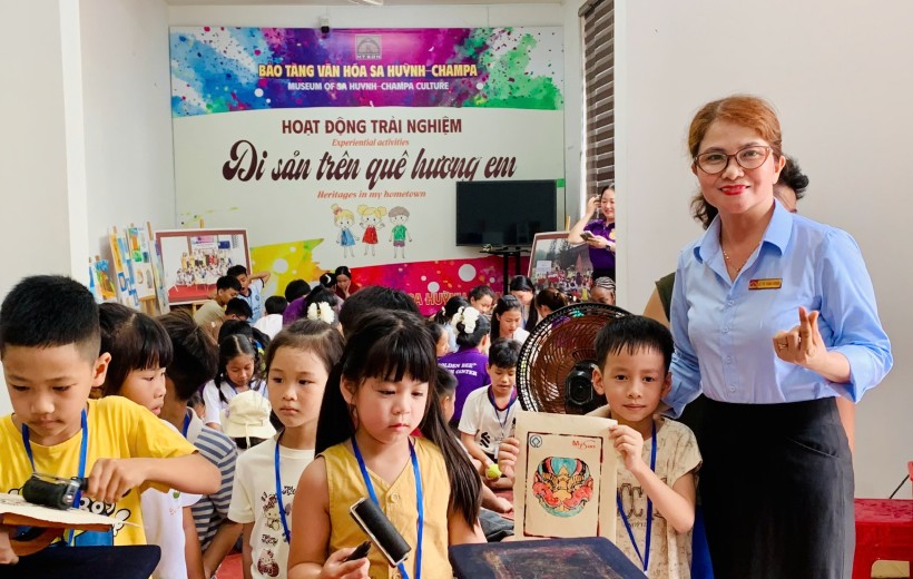 HỌC SINH TRUNG TÂM NGOẠI NGỮ GOLDEN BEE TRẢI NGHIỆM CHƯƠNG TRÌNH GIÁO DỤC DI SẢN TẠI BẢO TÀNG VĂN HÓA SA HUỲNH – CHAMPA
