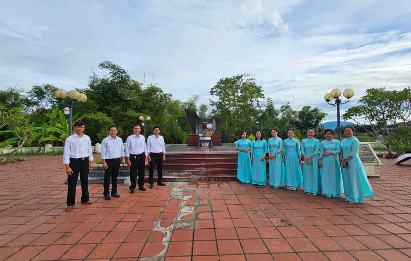 CHI BỘ PHÒNG BẢO TỒN BẢO TÀNG  TỔ CHỨC CHUYẾN THĂM DI TÍCH LỊCH SỬ -  NƠI ANH HÙNG CHU CẨM PHONG VÀ ĐỒNG ĐỘI HY SINH