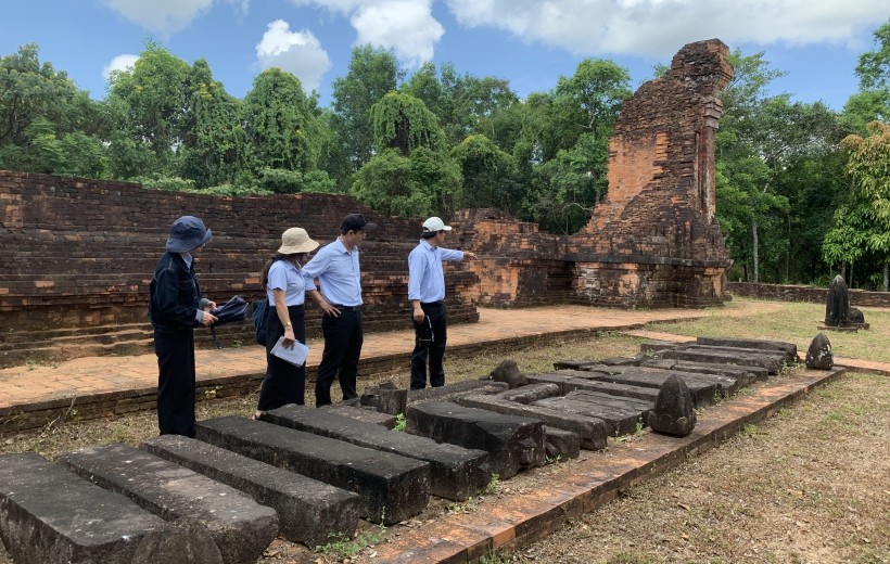 PHÒNG BẢO TỒN  BẢO TÀNG  KHẢO SÁT SƠ BỘ HỆ THỐNG VĂN KHẮC, VĂN BIA PHỤC VỤ LẬP HỒ SƠ DI SẢN TƯ LIỆU TẠI KHU ĐỀN THÁP MỸ SƠN 